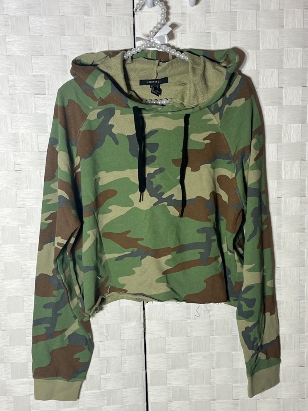 Forever 21 Camo Cropped Hoodie -Raw Hem Green Brown Black Size Large